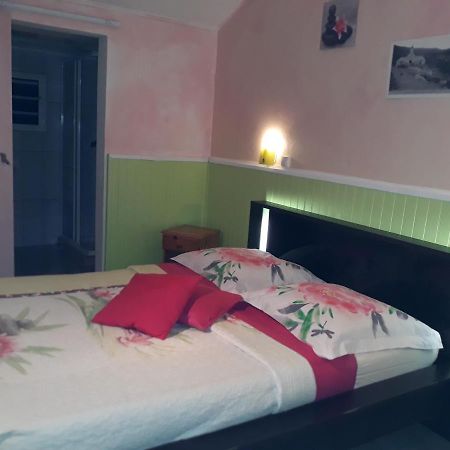 Petite Fleur De Lentilles Bed & Breakfast Cilaos Exterior photo