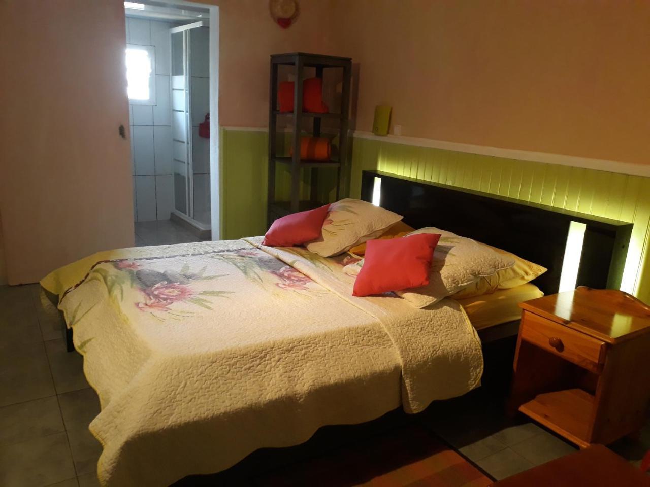 Petite Fleur De Lentilles Bed & Breakfast Cilaos Exterior photo