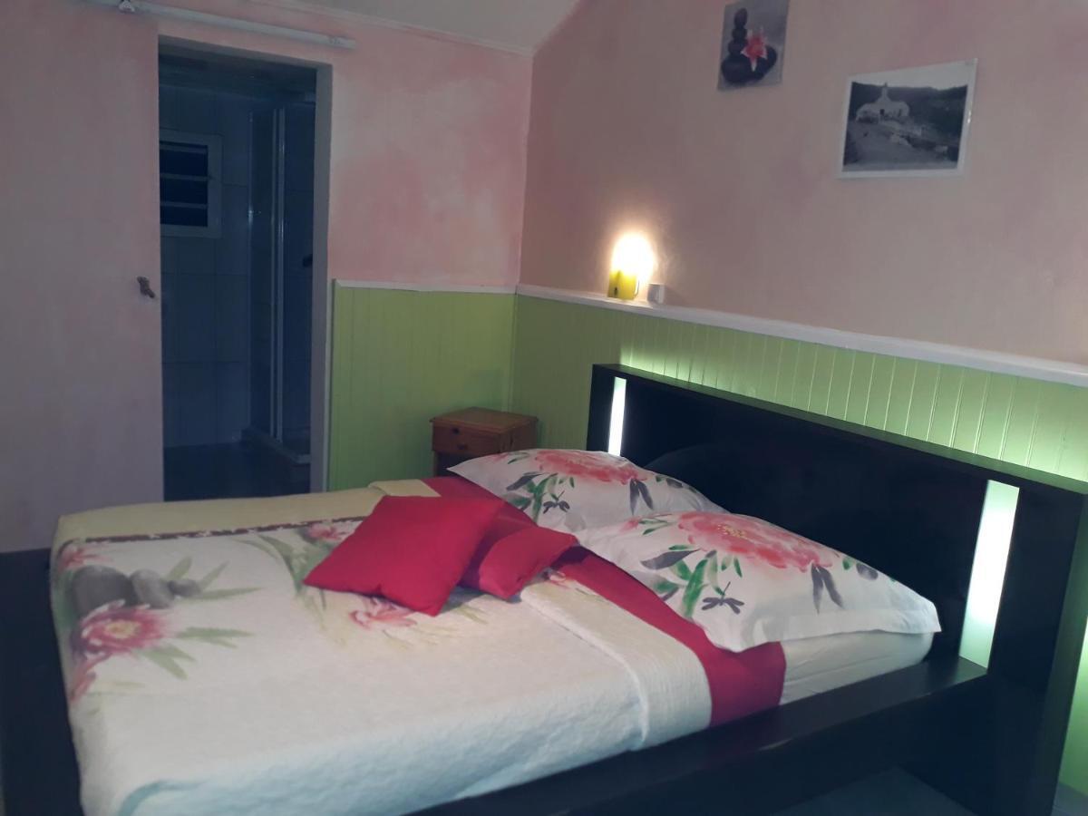 Petite Fleur De Lentilles Bed & Breakfast Cilaos Exterior photo